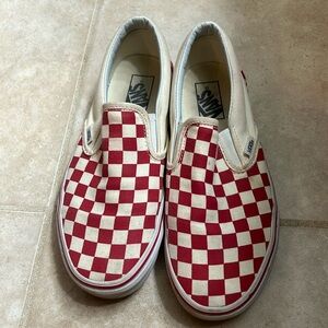 red and white checkered vans women’s size 9